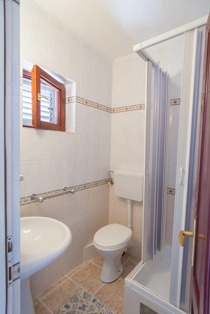 Villa Mitrovic 45/50