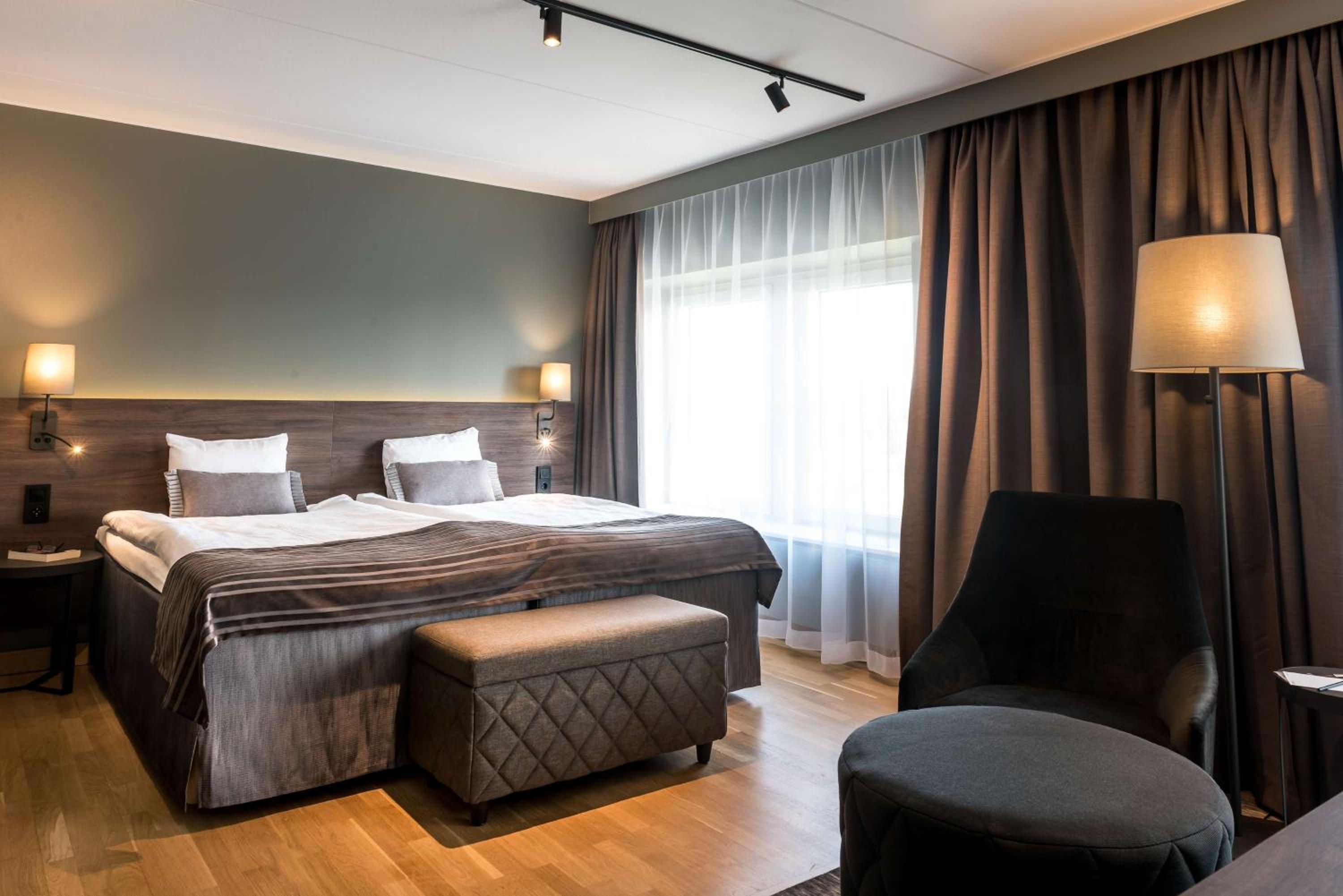 Master, Suite, King Bed, Sofa