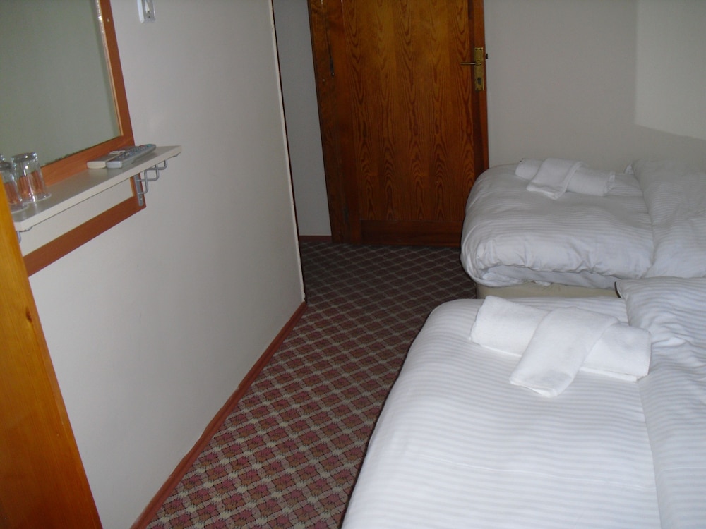 KERMAN HOTEL 24/52
