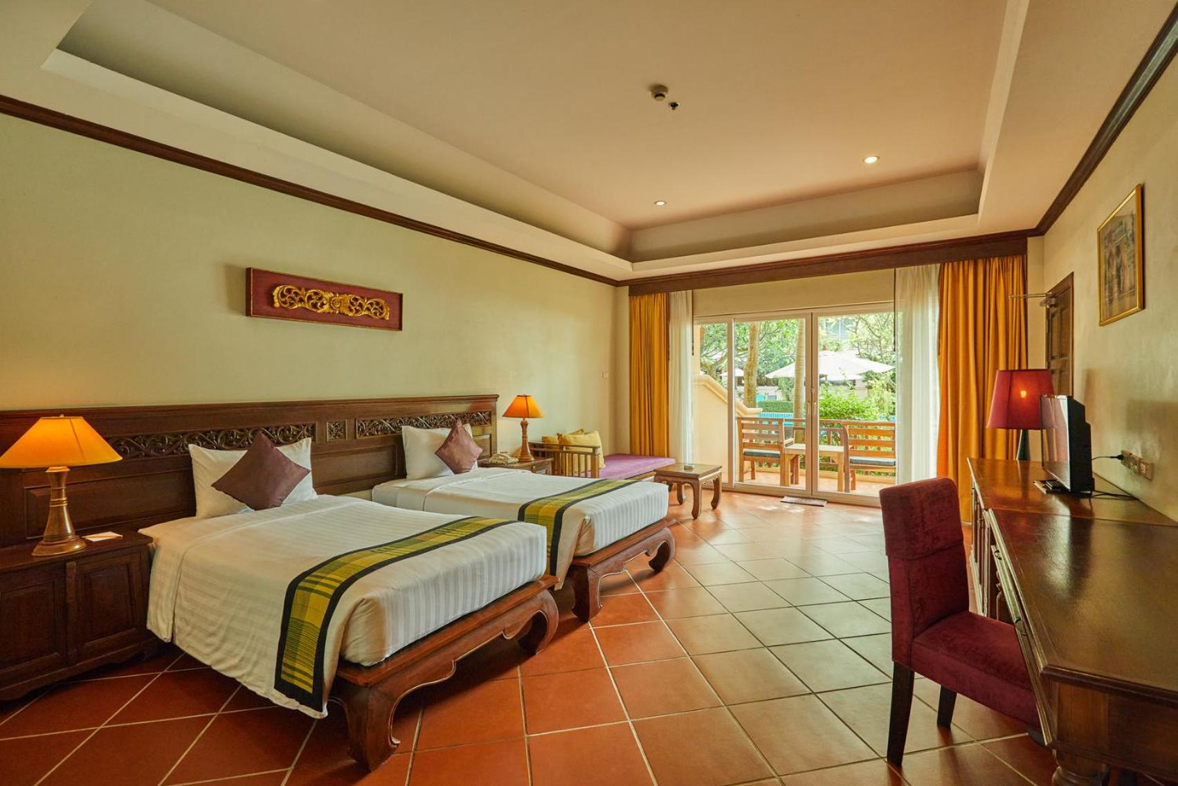 Deluxe, Double or Twin Bed, Pool Access