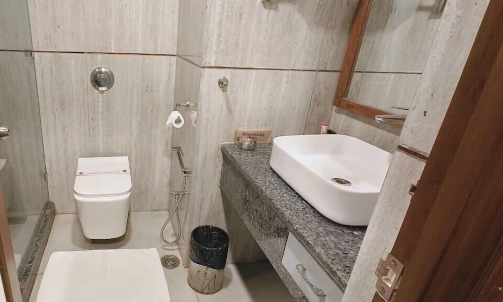 Empires Hotel Paradip 33/34
