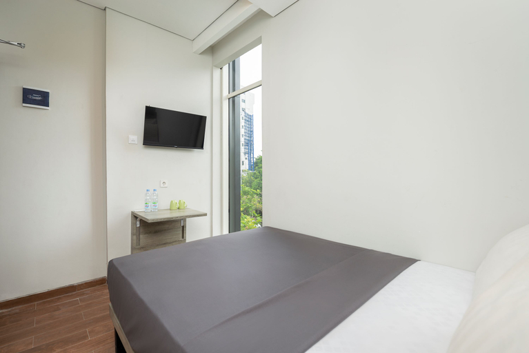 Lively Hotel City Center Surabaya 1/11