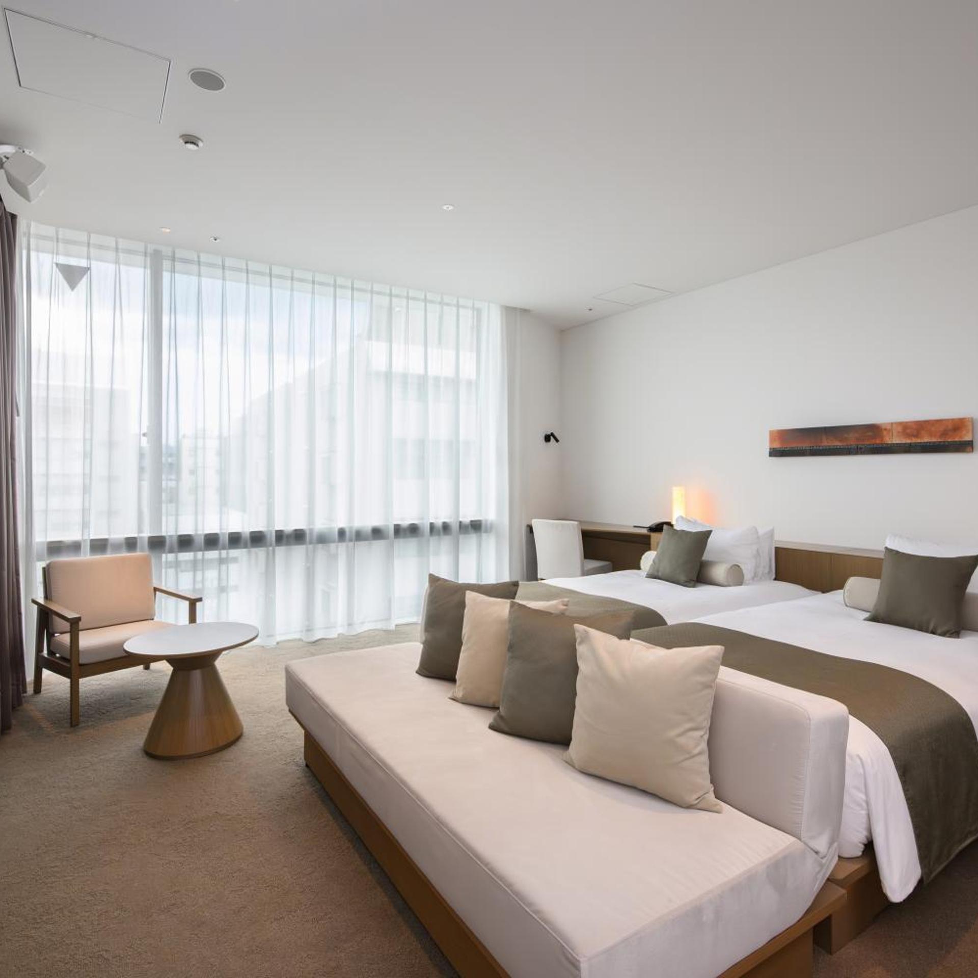 Premium, Lounge Access