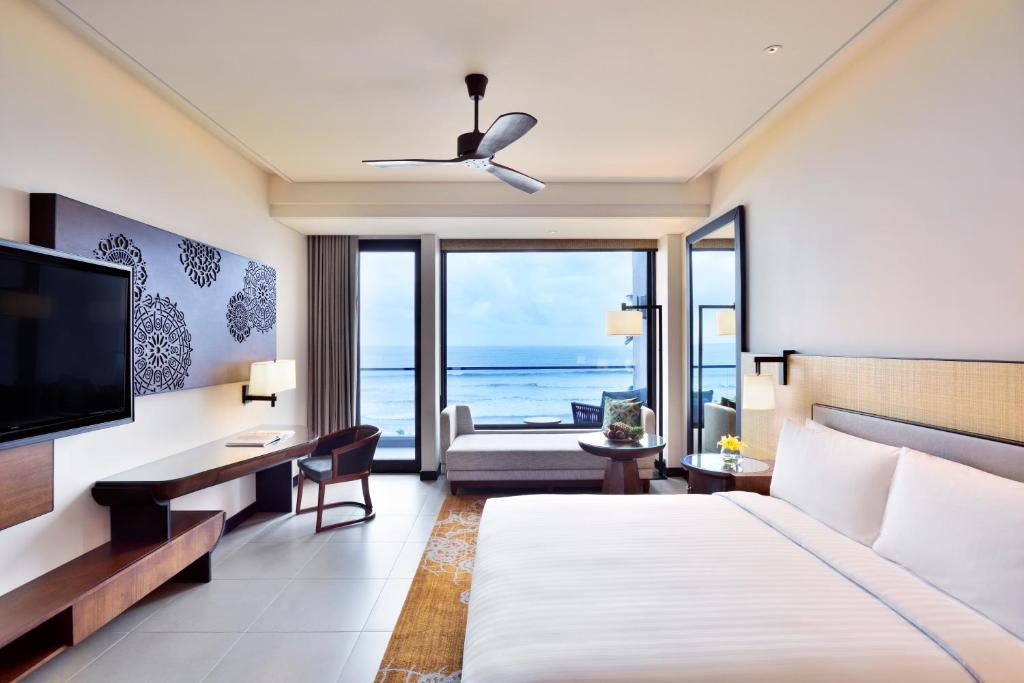 Ocean, King Bed, with View