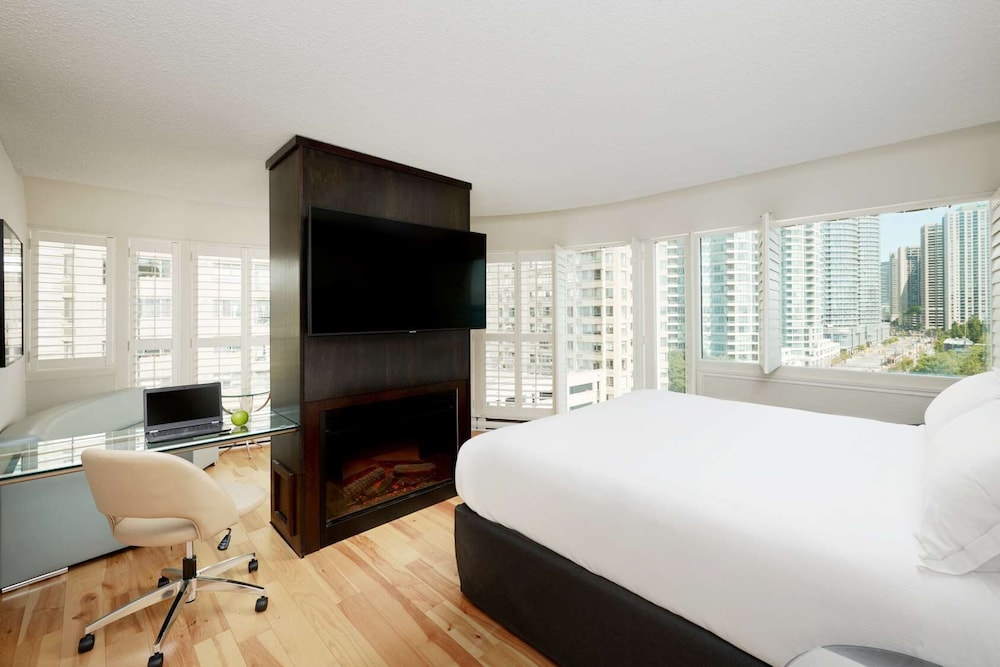Radisson Blu Toronto Downtown 9/38