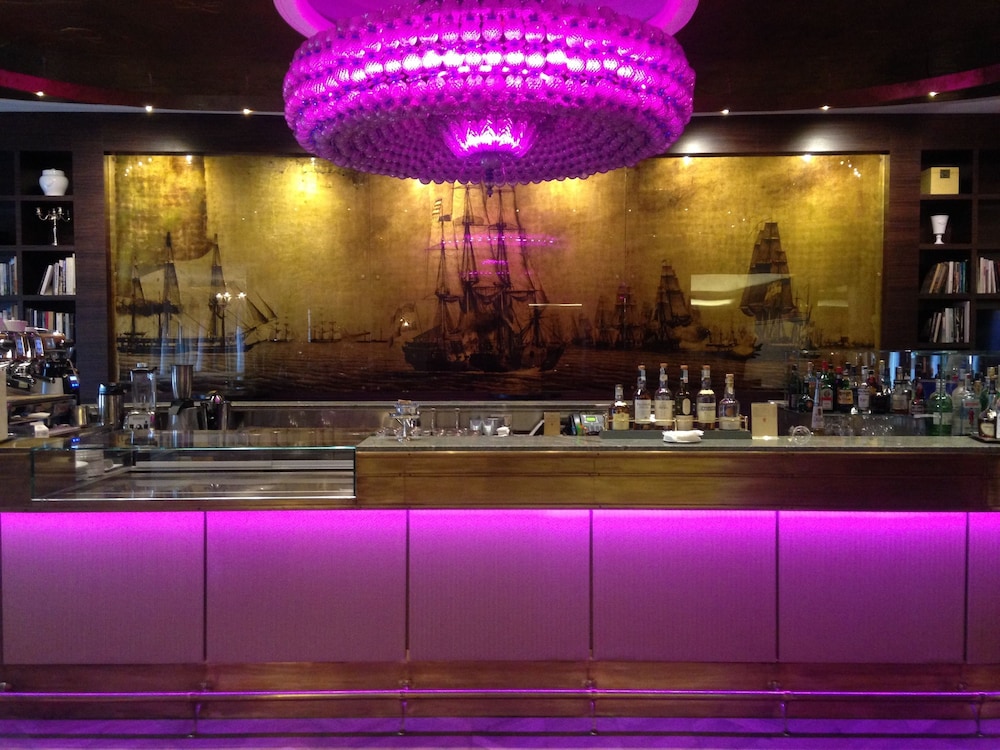 Plaza Hotel Lucchesi 6/50
