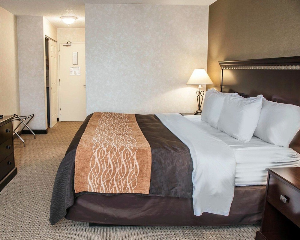 Quality Inn Seekonk-Providence 4/24