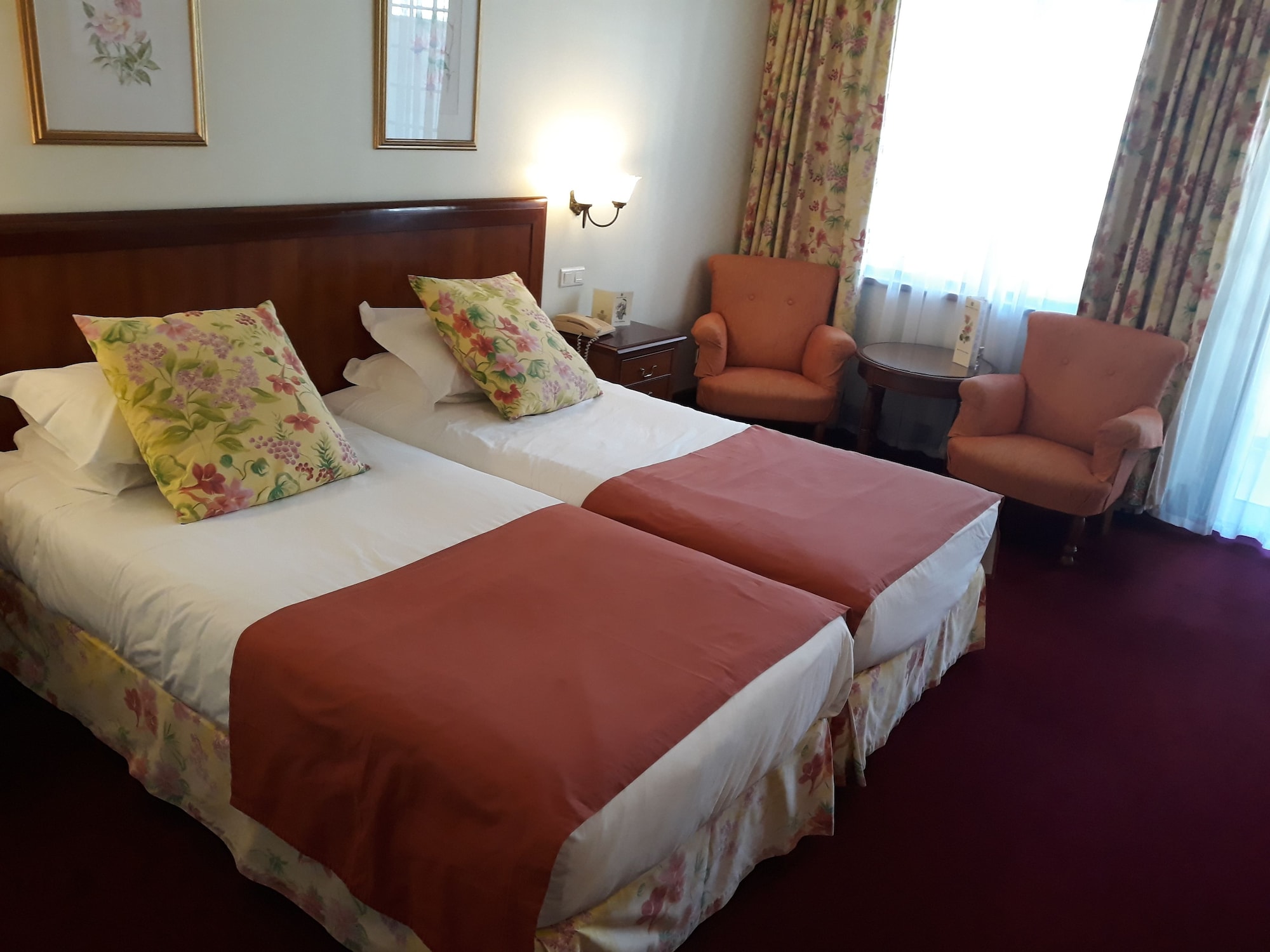SUPERIOR, DOUBLE BED, PARTIAL SEA VIEW, BALCONY