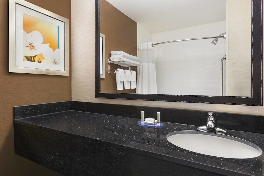 Fairfield Inn Suites Mankato 12/32