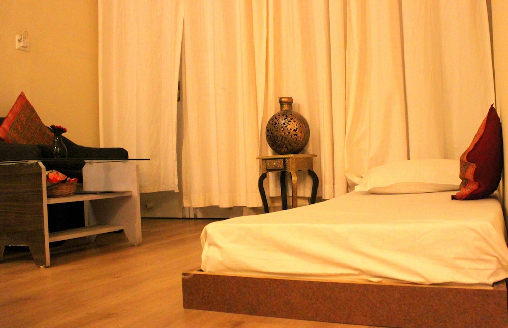 Hotel Toppers Corner Mount Abu 17/67