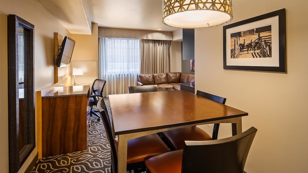 Best Western Premier Ivy Inn And Suites 37/44
