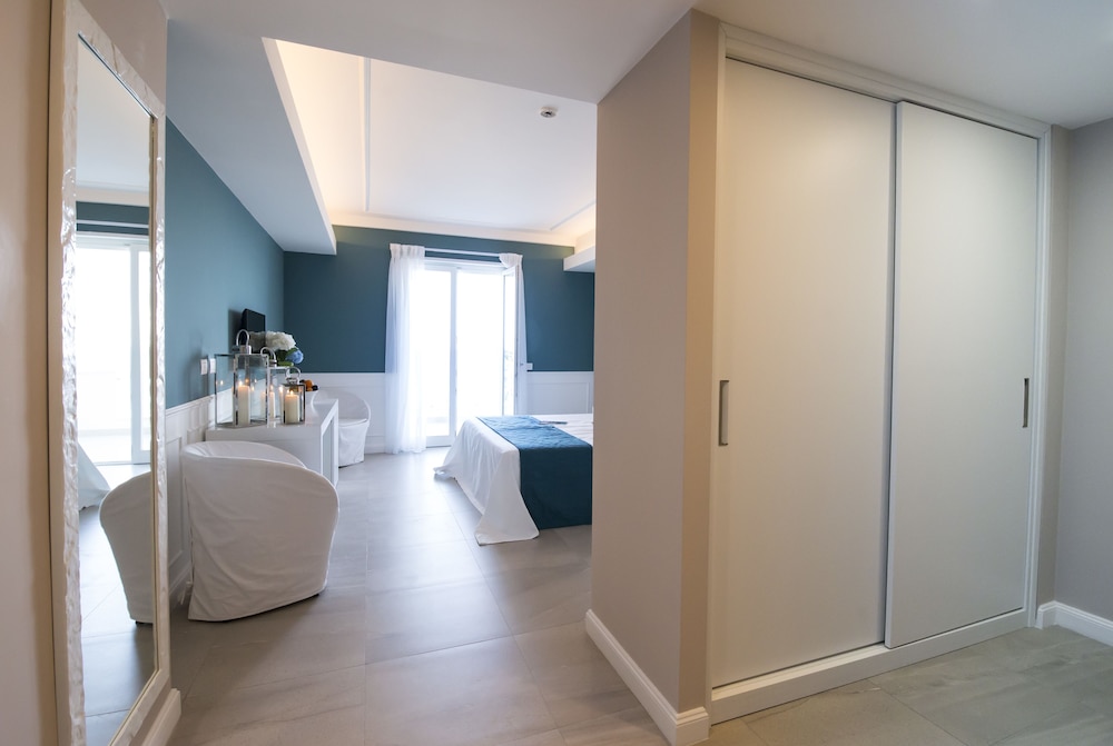 Bianco Riccio Suite Hotel 9/79