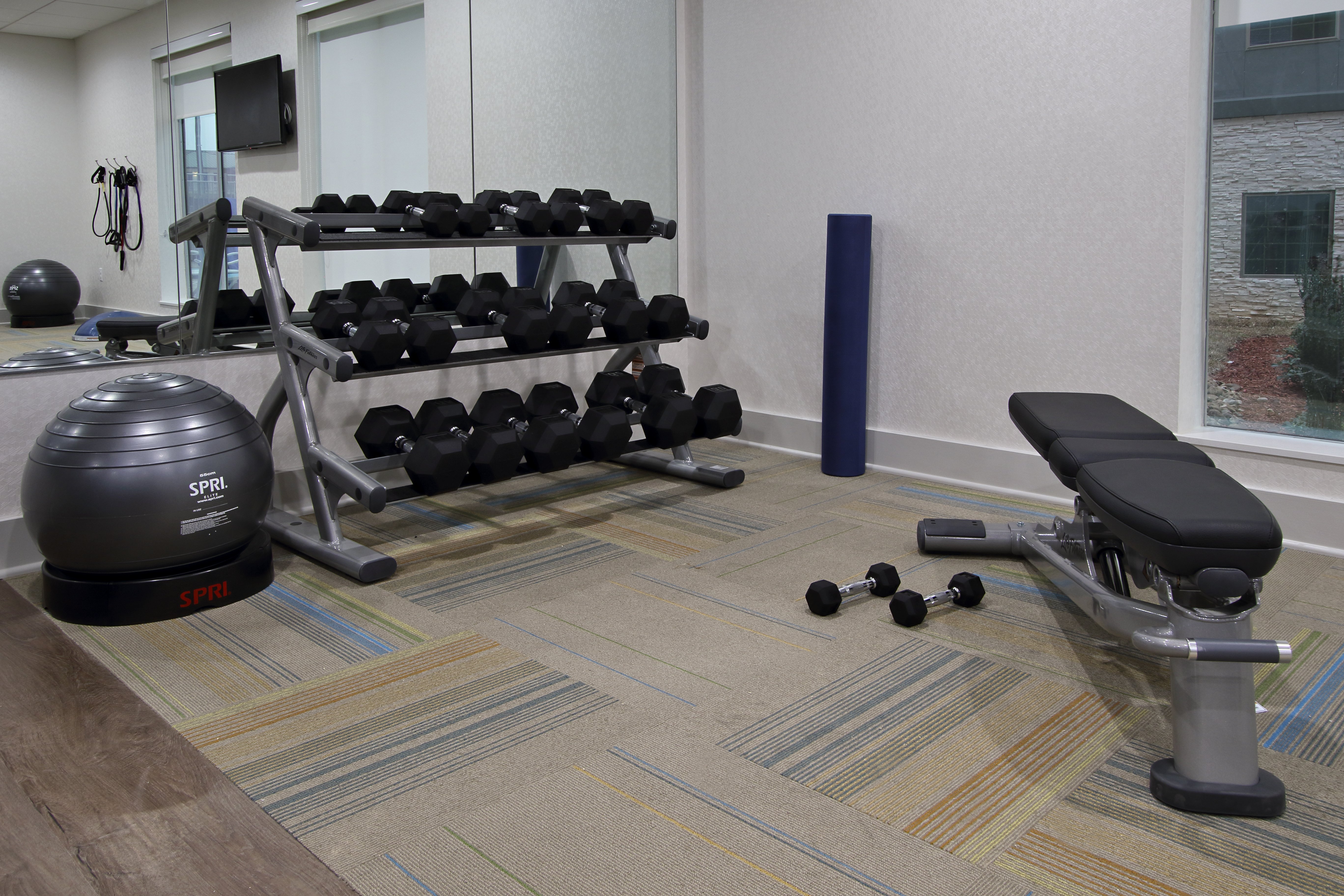Holiday Inn Express & Suites Lake Charles South Casino Area 29/55