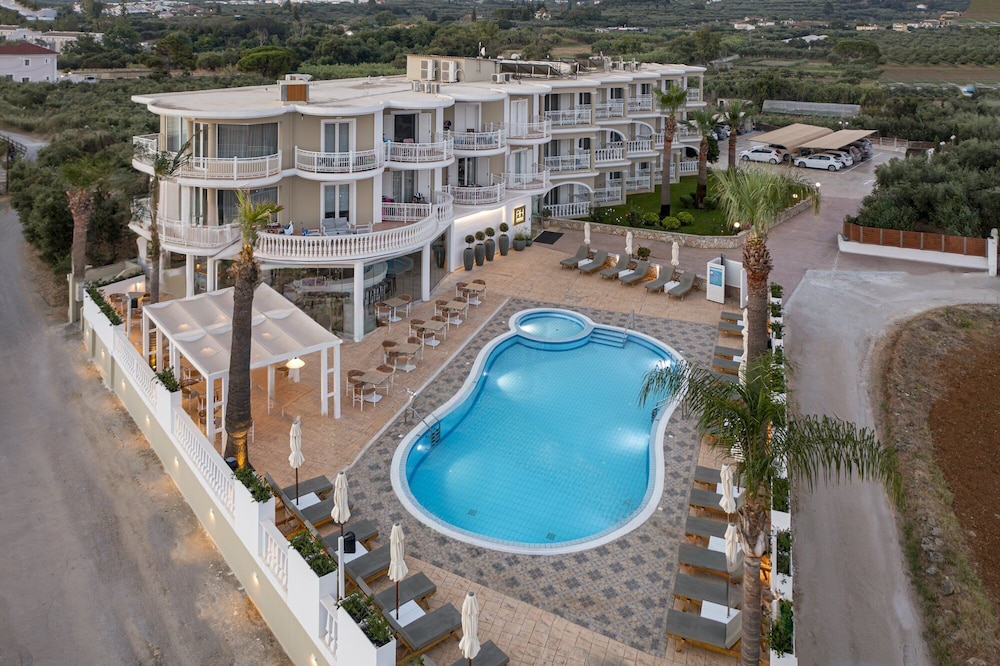 Arkadia Luxury Hotel Apartments 2/50