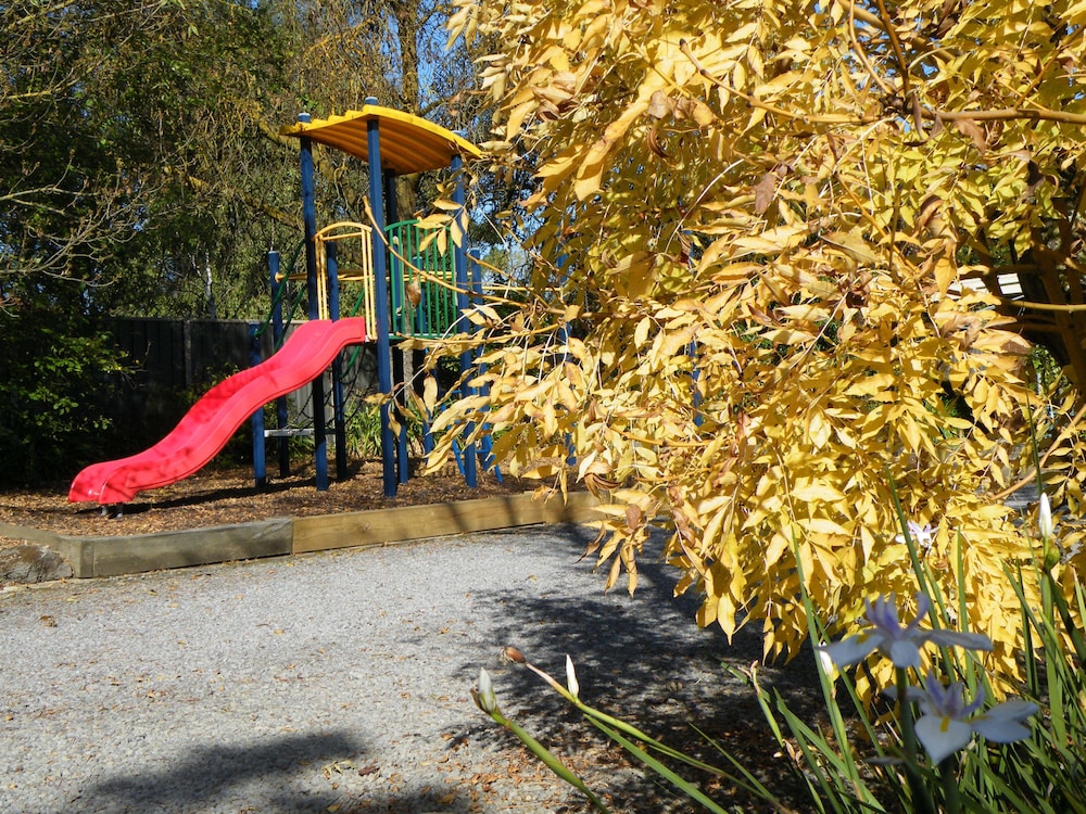 LAKE HAMILTON MOTOR VILLAGE AND CARAVAN PARK 18/50