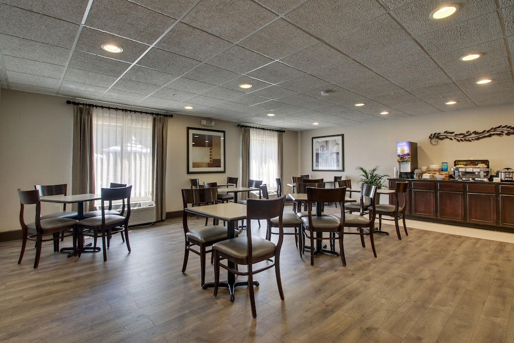 Wingfield Inn Suites 31/49