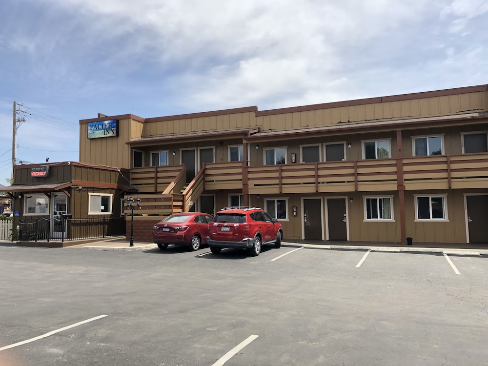 Pacific Inn 34/42