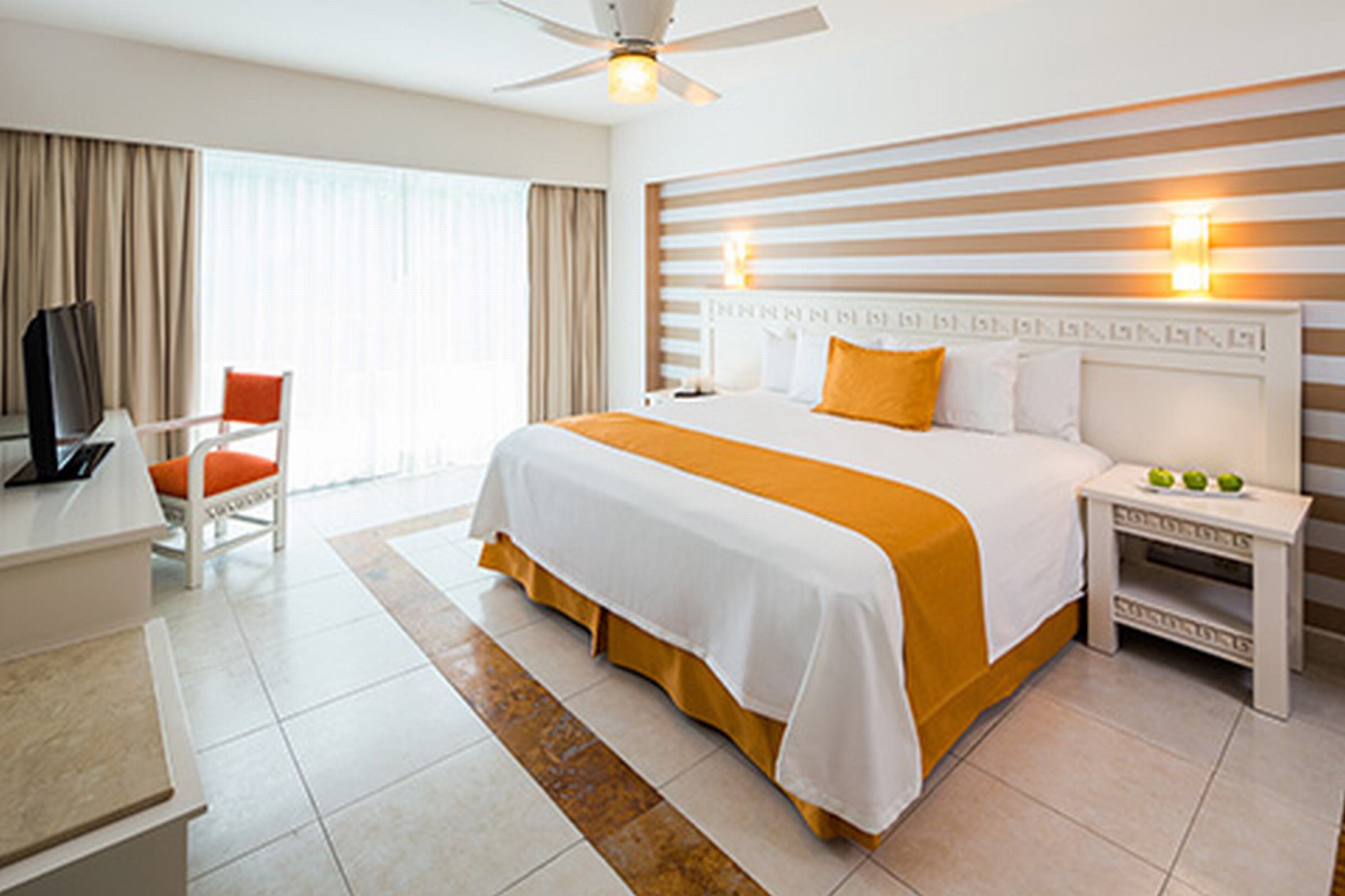 Deluxe, Double Bed, Partial Ocean View