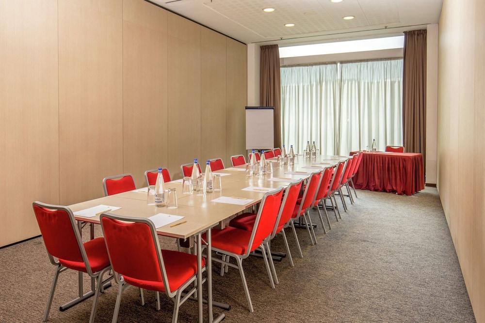 DOUBLETREE BY HILTON MILAN 55/83
