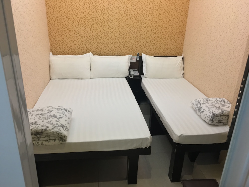 Modern Hotel 34/76