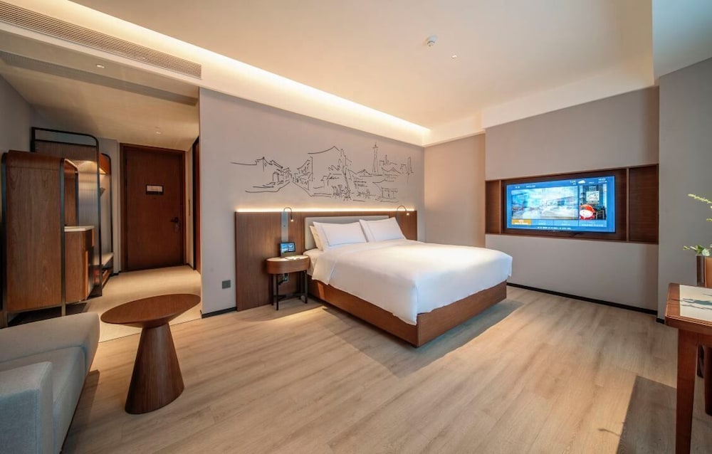 UrCove by Hyatt Chengdu Wenshufang Chunxi Road 16/50