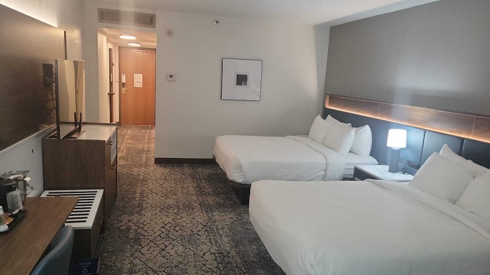 The Plaza Hotel Columbus at Capital Square 13/50
