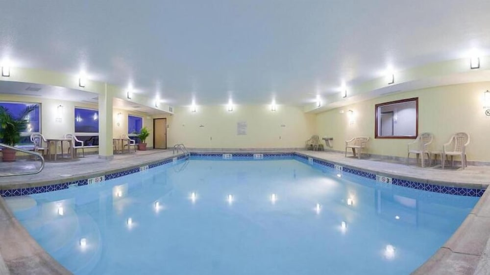 Holiday Inn Express Hotel And Suites el Dorado Ks 5/52