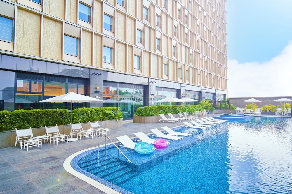 Hotel Collective 44/50