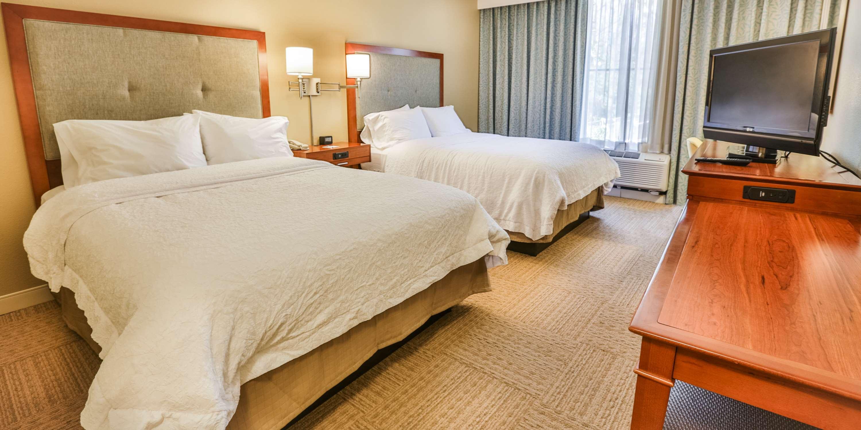 PREMIUM, 2 QUEEN BEDS