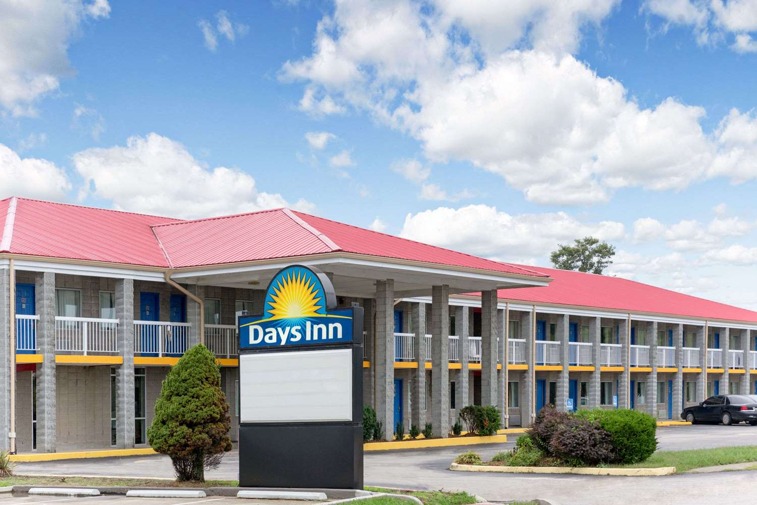 Days Inn by Wyndham Richmond 2/6