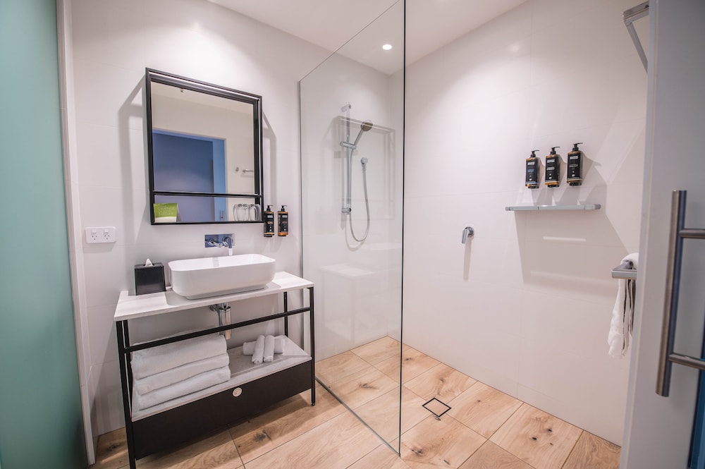 Mercure Canberra Belconnen 67/69