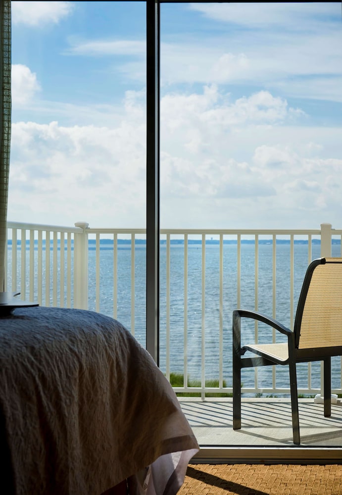Hampton Inn And Suites Ocean City Bayfront Convention Center 18/41
