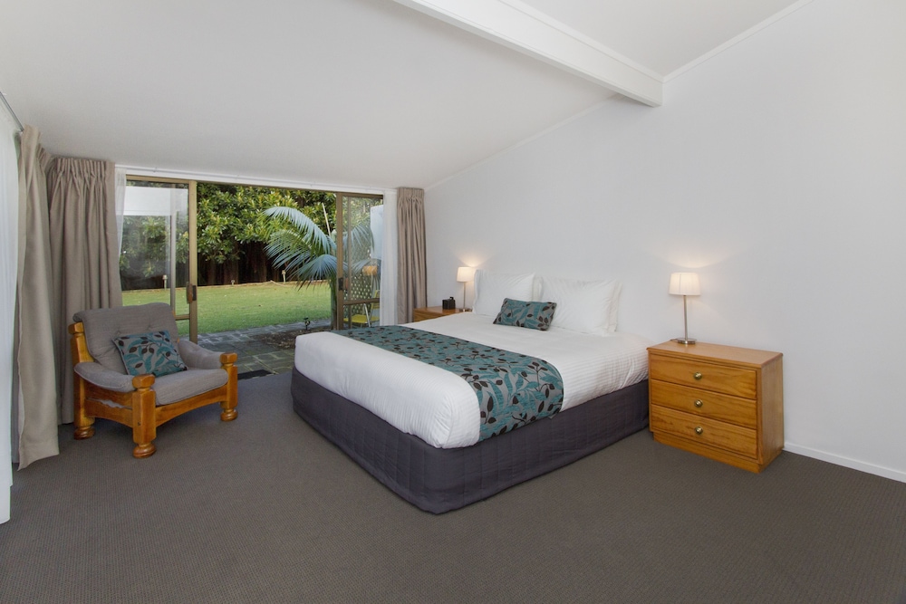 Castaway Norfolk Island 11/46