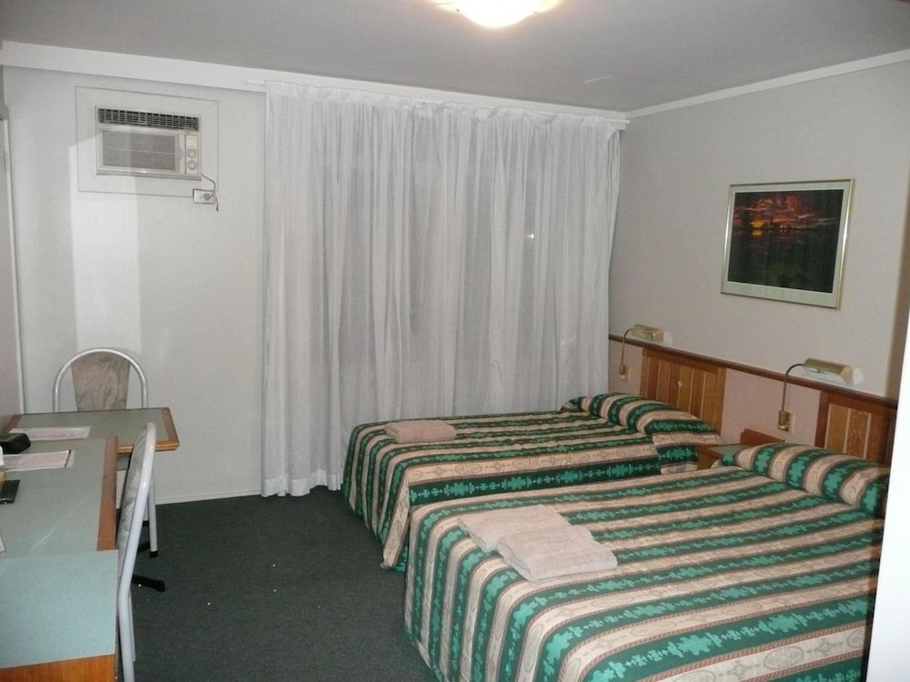 The Hermitage Motel 5/26