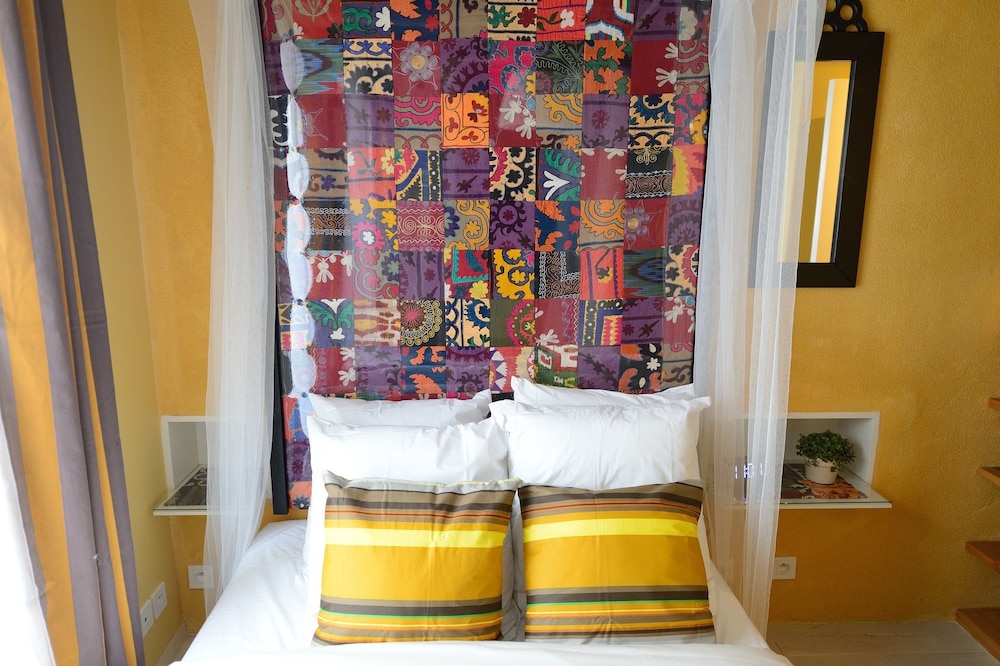 Bollywood, Studio, Double Bed