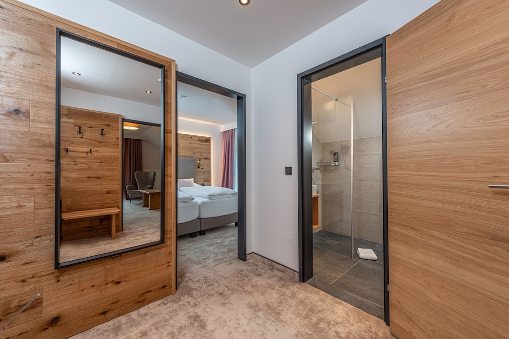 HOTEL STADTTOR 50/50