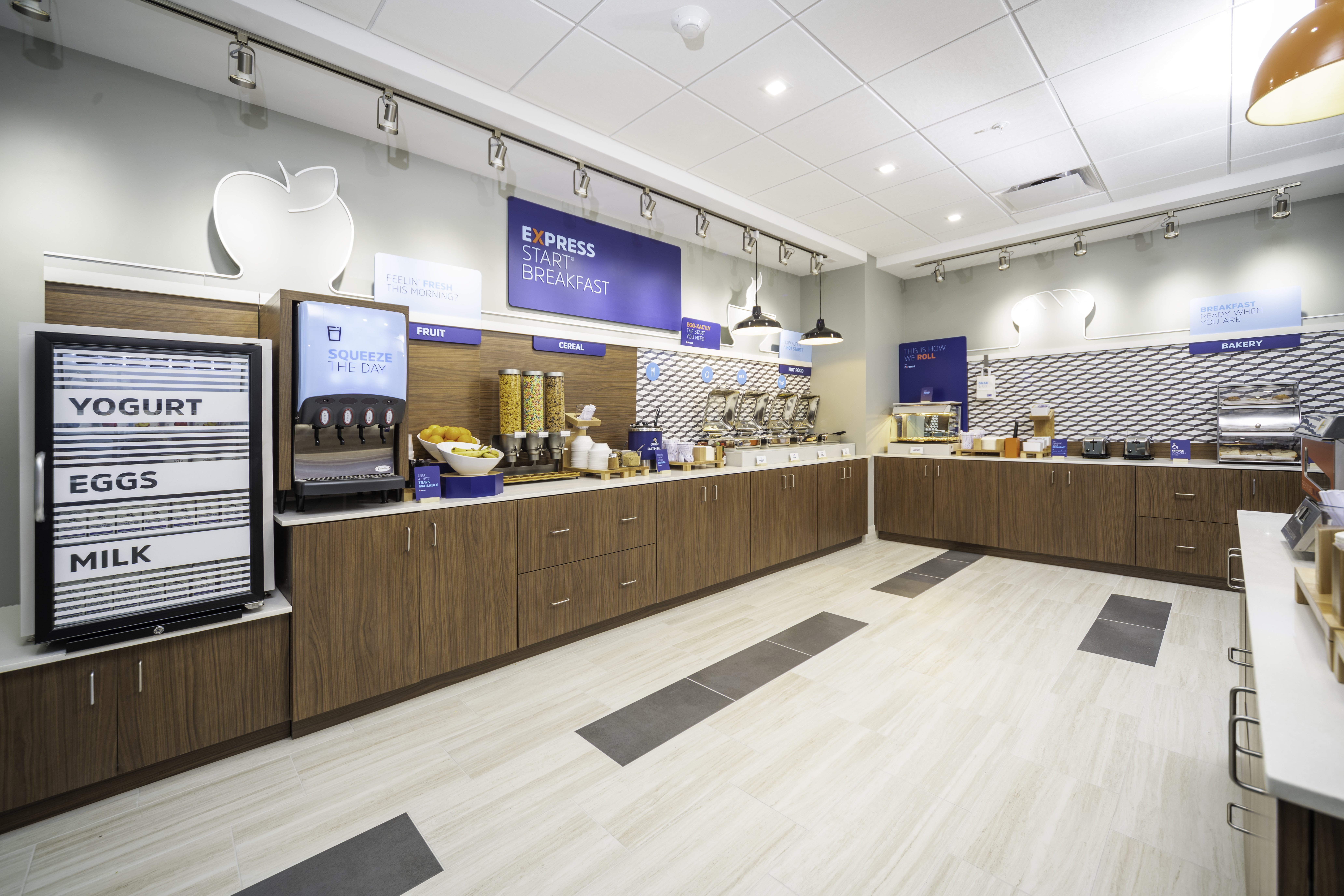 Holiday Inn Express & Suites Fort Myers Airport 6/54