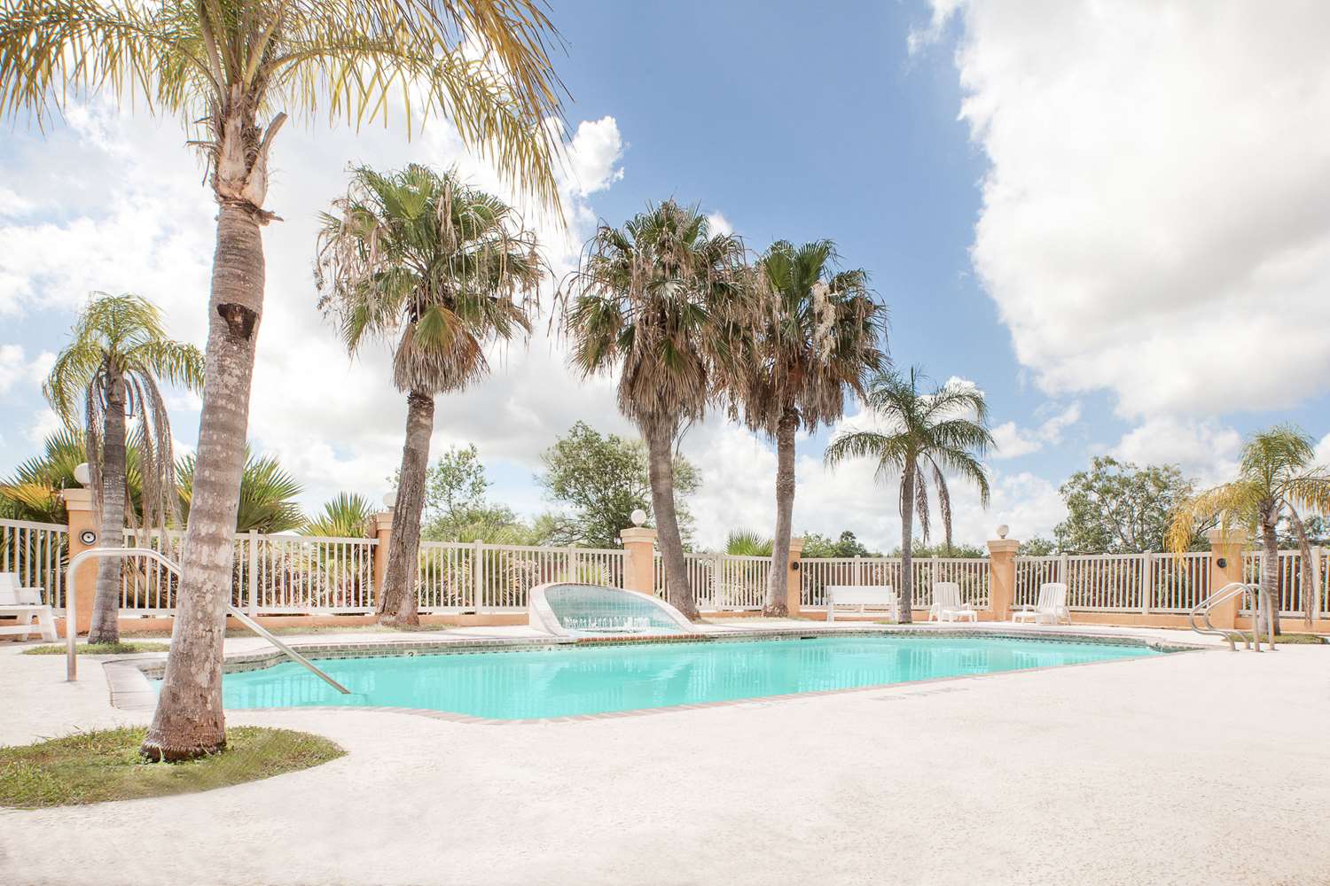 Super 8 by Wyndham Corpus Christi 5/8