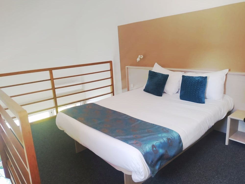 Hotel Ile Du Saussay 13/69