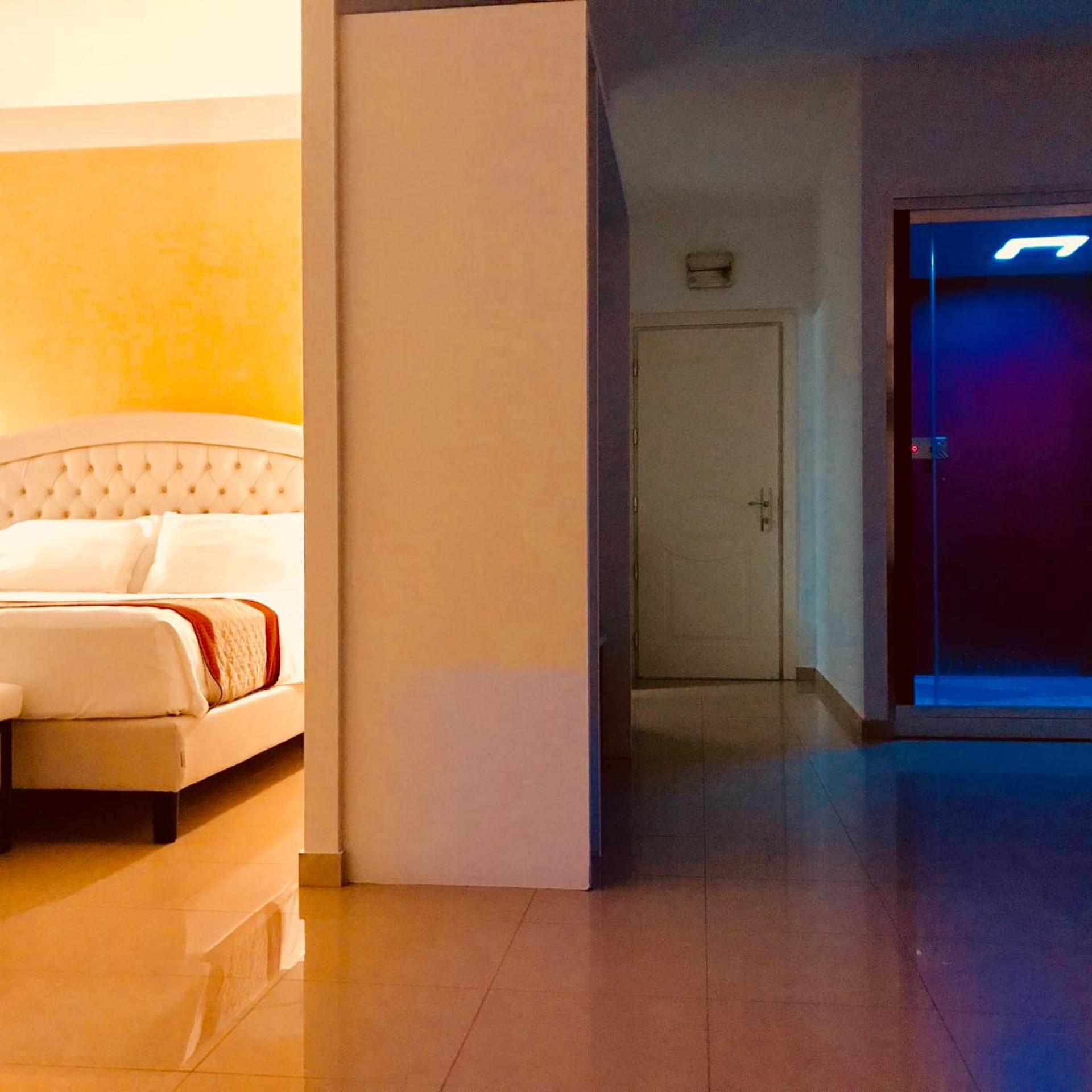 جناح، Hotel Verdi 3/4