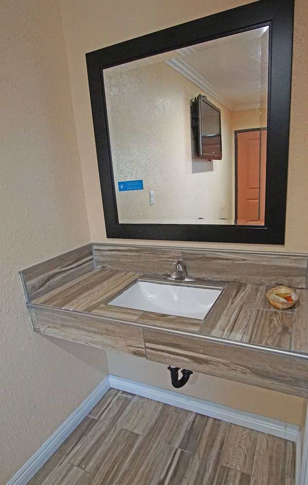 Rosa Bell Motel - Los Angeles 26/26