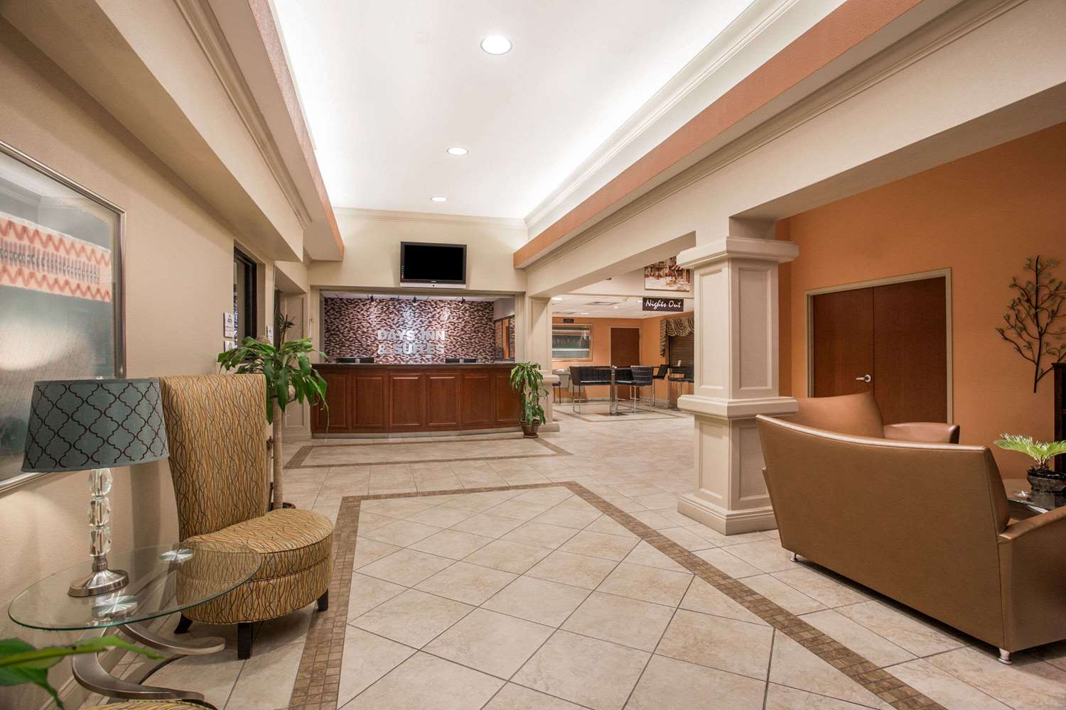 Days Inn & Suites by Wyndham Lakeland 19/85
