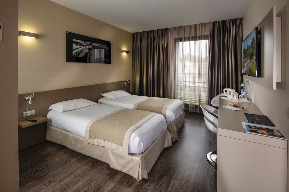 Grand Prix Hotel 19/55