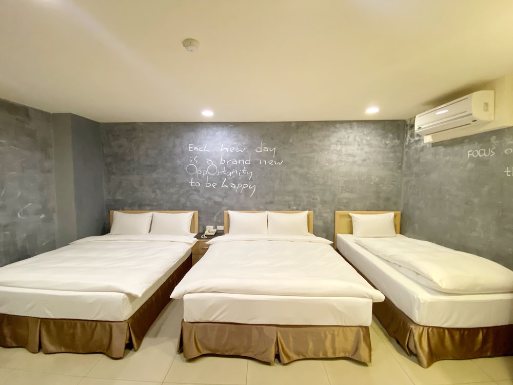Js Hotel 4/57