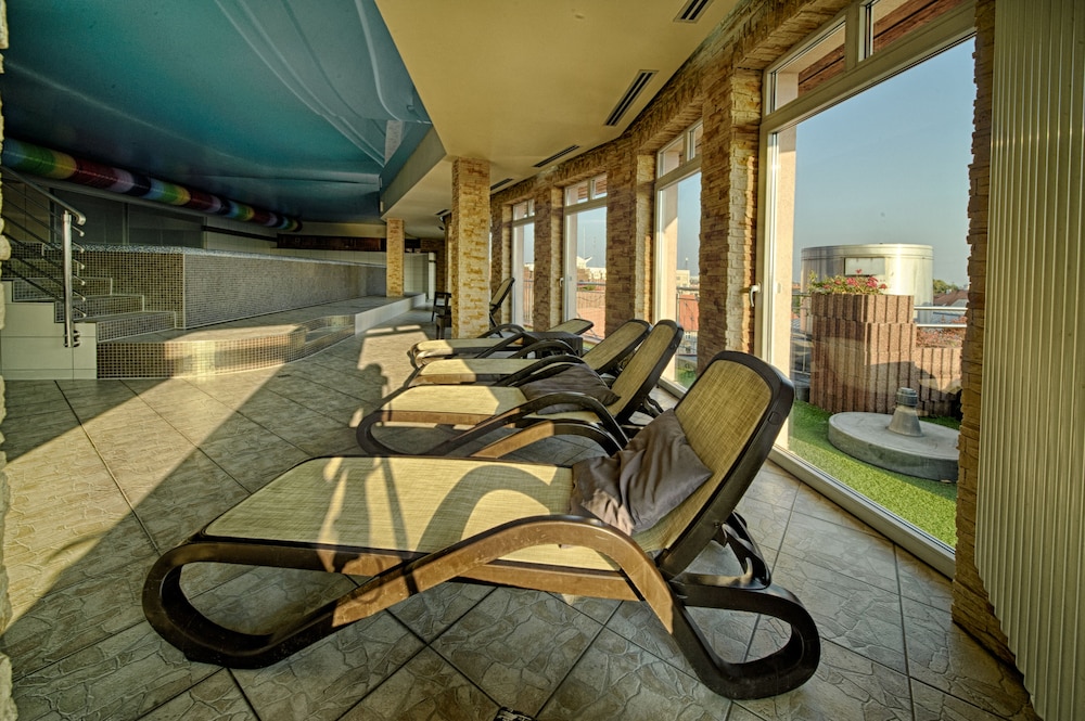Hotel Gwarna 28/50
