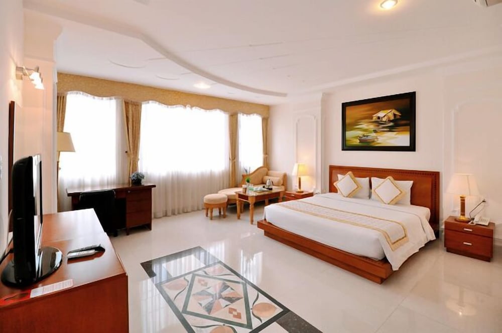Tan Hoang Long Hotel District 5 6/30