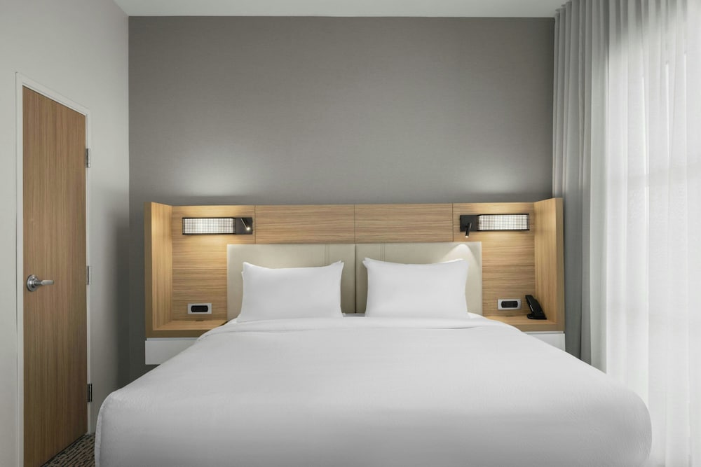 2 Bedrooms, Suite, 2 King Beds, Sofa