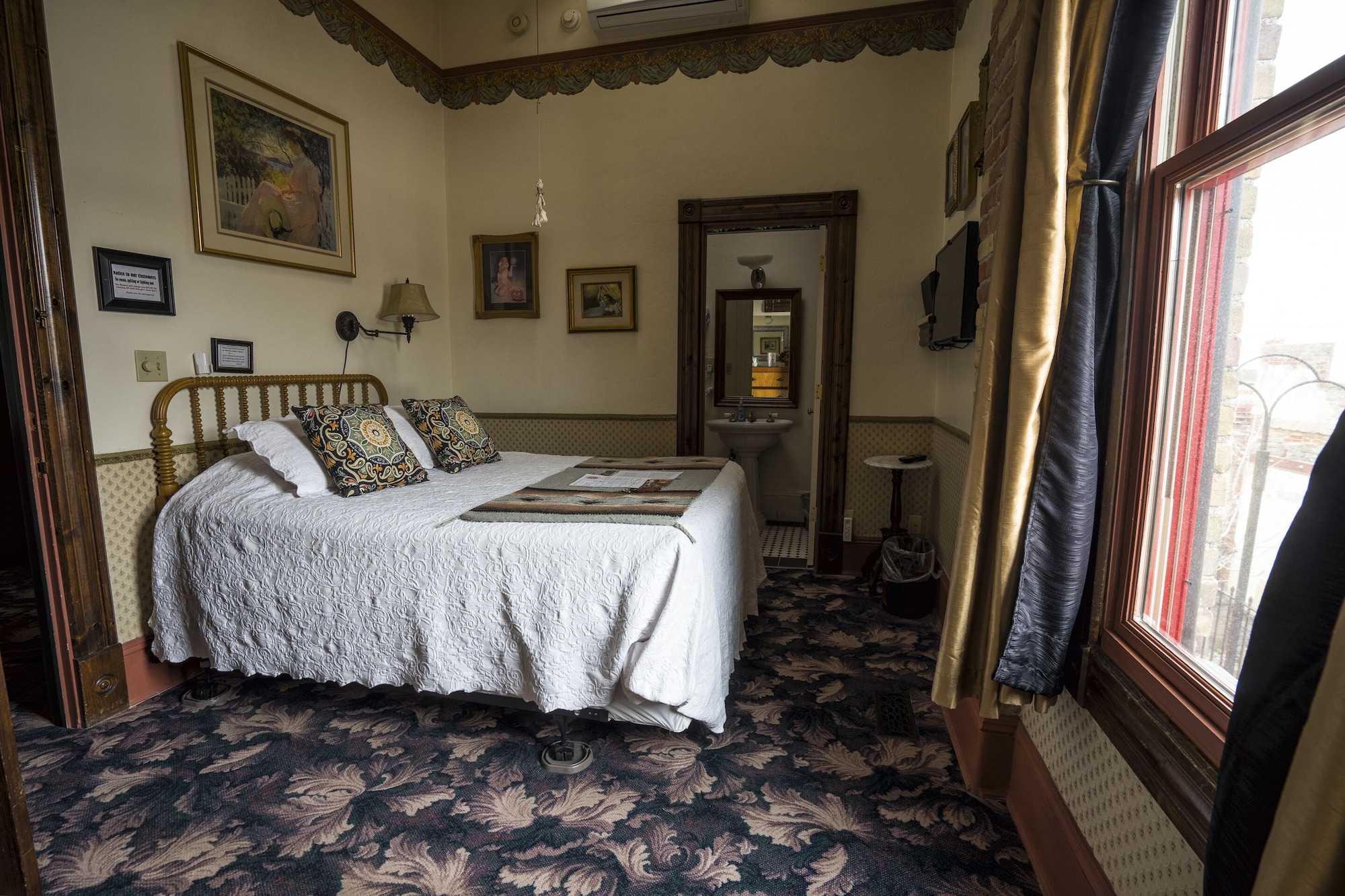 ROOM, PARLOR