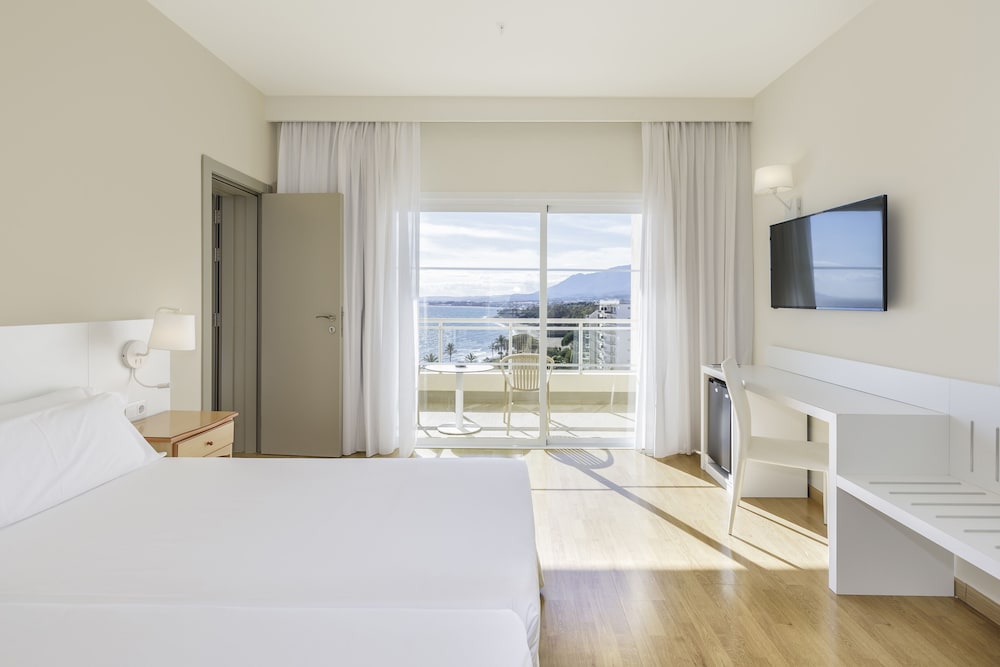 Sol, Connecting, 2 Double Beds, Sea View