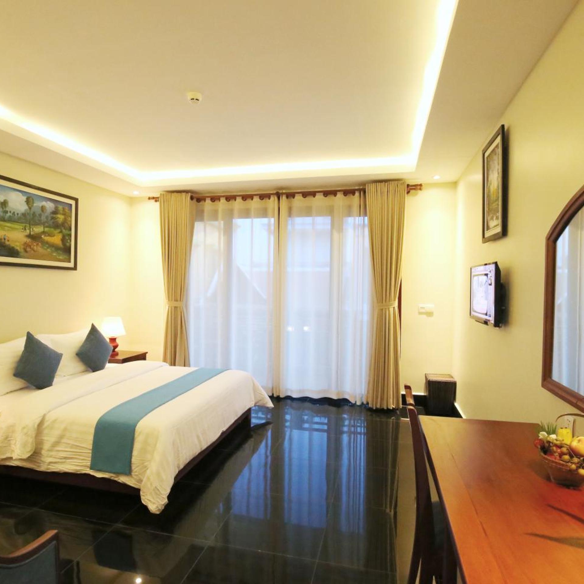 غرفة ديلوكس بسرير مزدوج بإطلالة على المسبح بشرفة، Chheng Residence 9/10